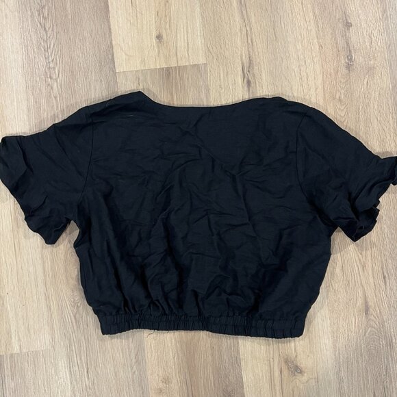 NWT Express Black Button Up Crop Top Short Sleeve Size Large - Picture 5 of 5
